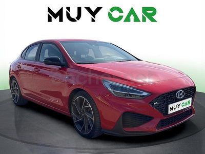 Usado Hyundai i30 N Line 160 CV (117 kW) 2022 Rojo Berlina