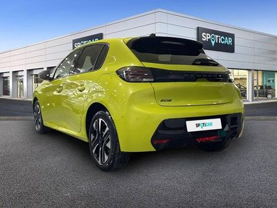 Usado Peugeot 208 Allure 100 CV (73 kW) 2024 Dorado Utilitario