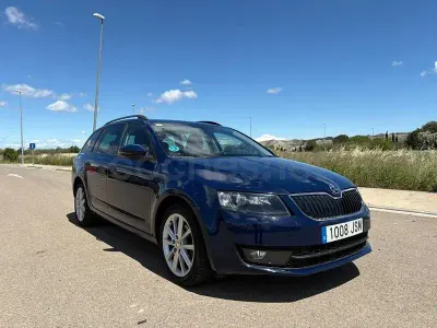 Käytetty Skoda Octavia Style 110 HP (80 kW) 2016 Sininen Farmari