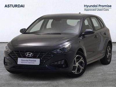 Usado Hyundai i30 116 CV (85 kW) 2021 Gris / plata Berlina