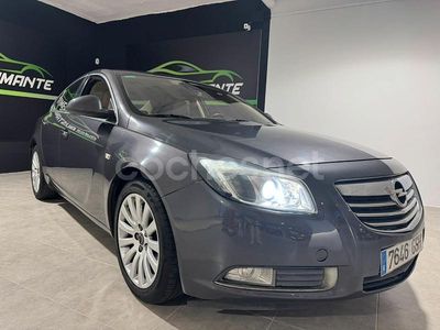 Usado Opel Insignia Cosmo 140 CV (102 kW) 2009 Gris / plata Berlina