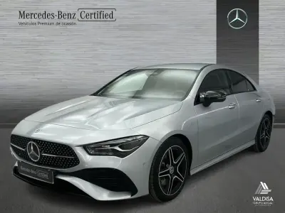 Usado Mercedes CLA220 AMG line 190 CV (139 kW) 2025 Gris Berlina