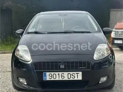 Usado Fiat Grande Punto Active 75 CV (55 kW) 2005 Negro Utilitario