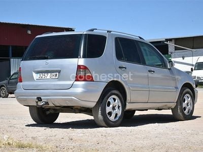 Gris / plata Usado 2005 Mercedes ML270 SUV | 4800 € (Buen precio)