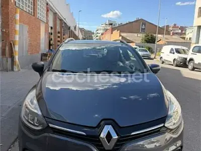 Usado Renault Clio GrandTour Zen 120 CV (88 kW) 2018 Gris / plata Familiar