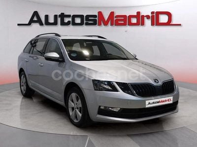 Gris / plata Usado 2020 Skoda Octavia Familiar | 14.990 € (Precio justo)