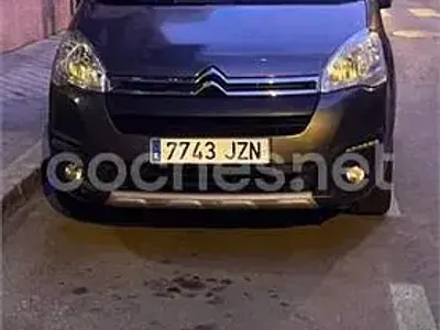 Usado Citroën Berlingo PureTech 110 CV (80 kW) 2018 Marrón Monovolumen