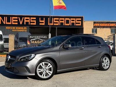 Käytetty Mercedes A180 Urban 122 HP (89 kW) 2016 Harmaa Sedan