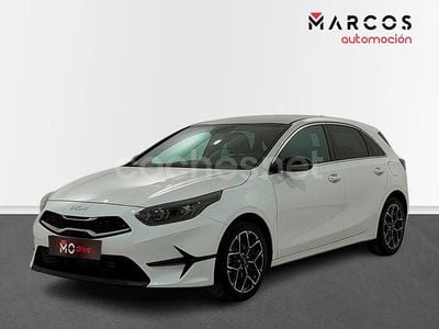 Blanco Usado 2024 Kia Ceed Style Utilitario | 21.800 € (Precio justo)