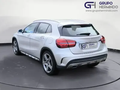 Usado Mercedes GLA200 Advantage 150 HP (110 kW) 2020 Cinzento SUV