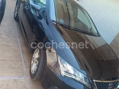 Usado Seat Leon ST Reference 130 CV (95 kW) 2020 Negro Familiar
