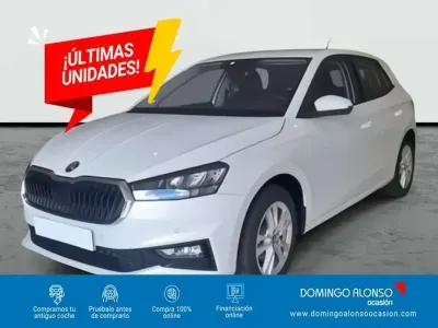 Usado Skoda Fabia Selection 95 CV (69 kW) 2025 Blanco Utilitario