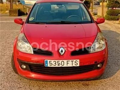 Usado Renault Clio II Rip Curl 85 CV (62 kW) 2007 Rojo Berlina