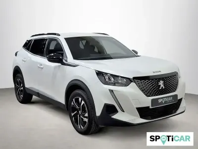 Usado Peugeot 2008 Allure 101 CV (74 kW) 2023 Gris SUV