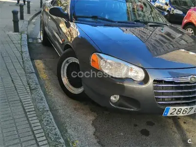Usado Chrysler Sebring Cabriolet Touring 141 CV (103 kW) 2005 Negro Descapotable