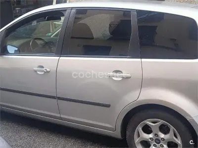 Usado Ford C-MAX Trend 115 CV (84 kW) 2008 Gris / plata Monovolumen