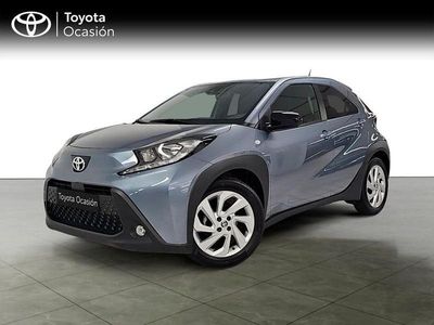 Usado Toyota Aygo X Play 72 CV (52 kW) 2024 Gris / plata SUV