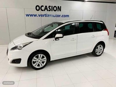 Usado Peugeot 5008 Style 120 CV (88 kW) 2015 Blanco Monovolumen