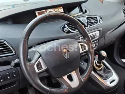 Usado Renault Scenic E-Tech Dynamique 110 CV (80 kW) 2012 Granate Monovolumen