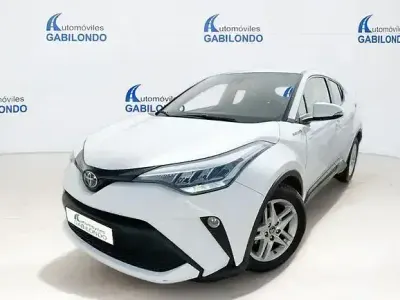 Käytetty Toyota C-HR Active 122 HP (89 kW) 2022 Valkoinen Katumaasturi