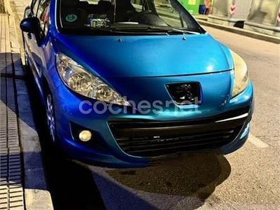 Usado Peugeot 207 Active 95 CV (69 kW) 2011 Azul Familiar
