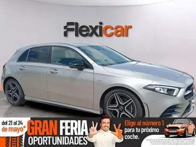 Usado Mercedes A180 109 CV (80 kW) 2020 Gris Utilitario