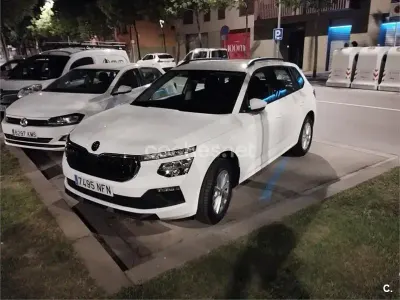 Usado Skoda Kamiq Essence 95 CV (69 kW) 2025 Blanco SUV