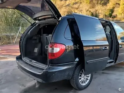Usado Chrysler Grand Voyager Limited 150 CV (110 kW) 2006 Negro Monovolumen