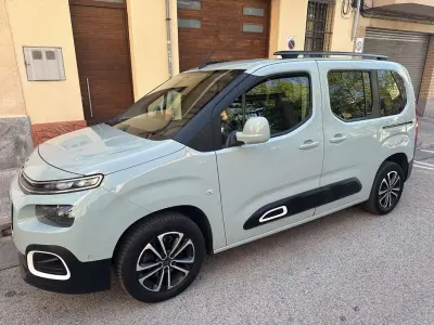 Usado Citroën e-Berlingo Shine 131 CV (96 kW) 2020 Verde Monovolumen