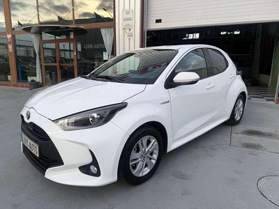 Usado Toyota Yaris Hybrid Active 116 CV (85 kW) 2022 Blanco Utilitario