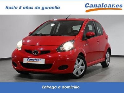 Usado Toyota Aygo 68 CV (50 kW) 2010 Rojo Utilitario