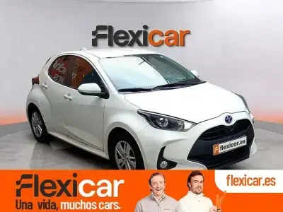 Usado Toyota Yaris Hybrid Business Edition 116 CV (85 kW) 2022 Azul