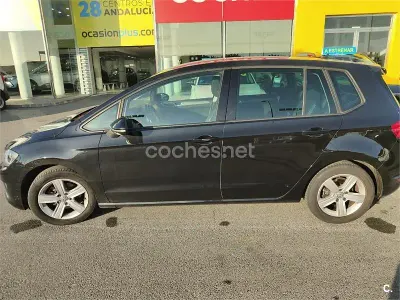 Usado VW Golf Sportsvan Advance 125 CV (91 kW) 2017 Negro Monovolumen
