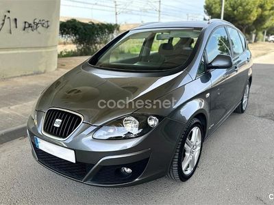 Usado Seat Altea XL Style 105 CV (77 kW) 2013 Gris / plata Monovolumen