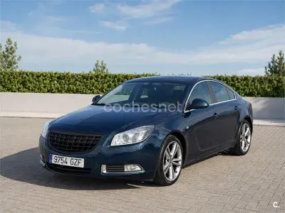 Usado Opel Insignia Sport 220 CV (161 kW) 2011 Azul Berlina