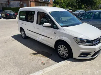 Usado VW Caddy Maxi Trendline 110 CV (80 kW) 2019 Blanco Monovolumen
