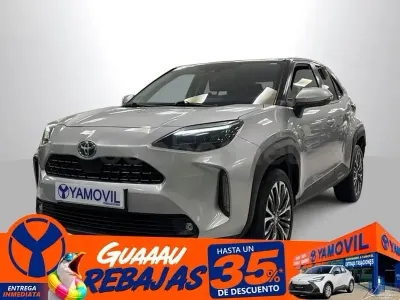 Usado Toyota Yaris Cross Style 116 CV (85 kW) 2022 Gris / plata SUV