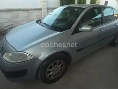 Usado Renault Mégane Dynamique 120 CV (88 kW) 2005 Beige Berlina