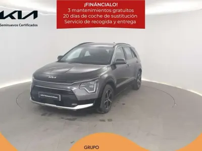 Usado Kia Niro 139 CV (102 kW) 2025 Gris SUV