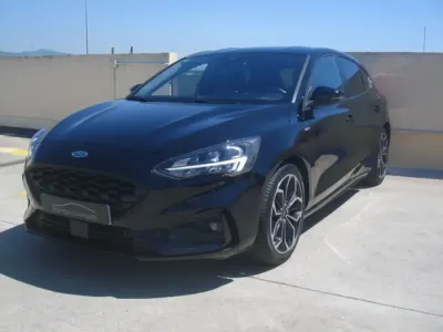 Usado Ford Focus ST-Line 125 CV (91 kW) 2020 Negro Berlina