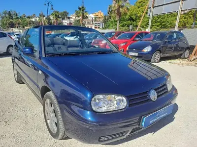 Usado VW Golf Cabriolet Highline 116 CV (85 kW) 2002 Azul Descapotable