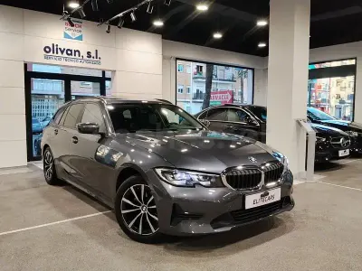 Usado BMW 318 Comfort Edition 150 CV (110 kW) 2022 Gris / plata Familiar