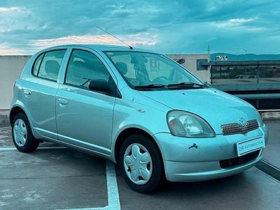 Gris Usado 2000 Toyota Yaris Luna Utilitario | 3900 € (Buen precio)