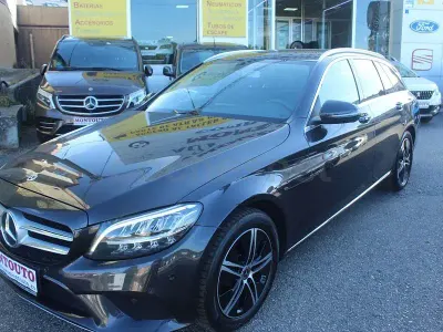 Usado Mercedes C200 160 CV (117 kW) 2020 Gris / plata Familiar