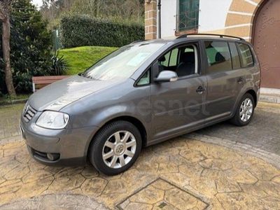 Usado VW Touran Conceptline 102 CV (75 kW) 2005 Gris / plata Monovolumen