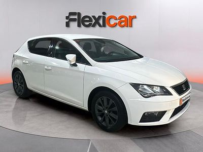 Usado Seat Leon Style 130 CV (95 kW) 2018 Blanco Berlina