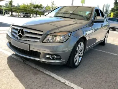 Usado Mercedes C200 Avantgarde 136 CV (100 kW) 2008 Beige Berlina