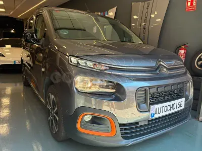 Usado Citroën Berlingo Shine 102 CV (75 kW) 2019 Gris / plata Monovolumen