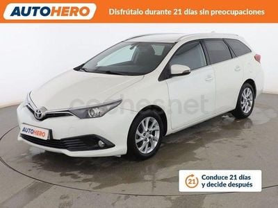 Usado Toyota Auris Active 112 CV (82 kW) 2016 Blanco Familiar