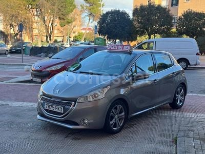 Beige Usado 2012 Peugeot 208 Allure Utilitario | 4990 €